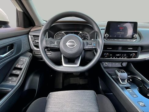 Used 2023 Nissan Rogue SV FWD image 6