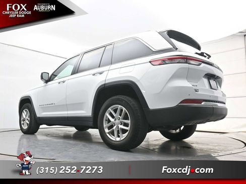 Used 2023 Jeep Grand Cherokee Laredo w/ Luxury Tech Group I AWD/4WD image 21