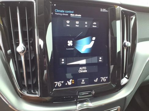 Used 2019 Volvo XC60 T5 Momentum w/ Premium Package image 23