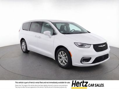 Used 2024 Chrysler Pacifica Touring-L