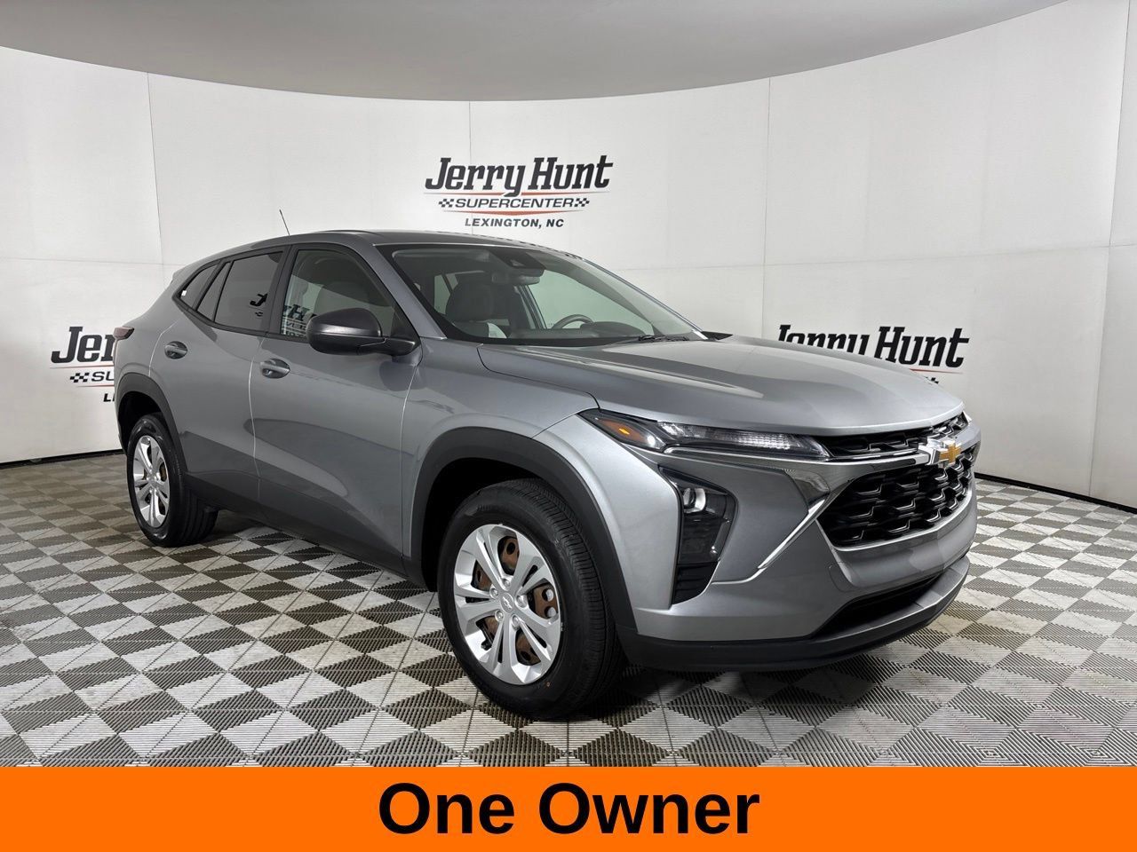 Used 2024 Chevrolet Trax LS w/ Driver Confidence Package FWD image 4