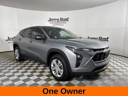 Used 2024 Chevrolet Trax LS w/ Driver Confidence Package FWD image 4
