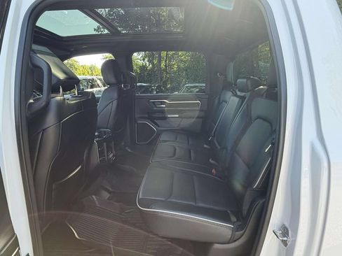 Used 2022 RAM 1500 Laramie AWD/4WD image 16