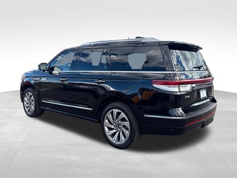 Certified 2023 Lincoln Navigator Reserve AWD/4WD image 6