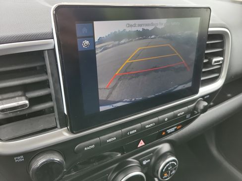 Used 2025 Hyundai Venue SEL FWD image 27