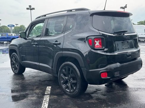 Used 2018 Jeep Renegade Altitude AWD/4WD image 7