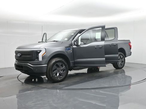 New 2025 Ford F150 Lightning Flash image 31