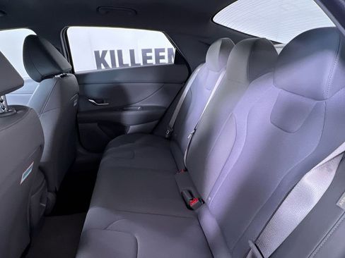 Used 2025 Hyundai Elantra SE image 24