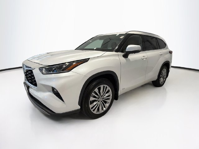 Used 2026 Toyota Highlander Platinum AWD/4WD image 3