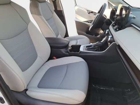 Used 2024 Toyota RAV4 Limited w/ Advanced Technology Package image 10