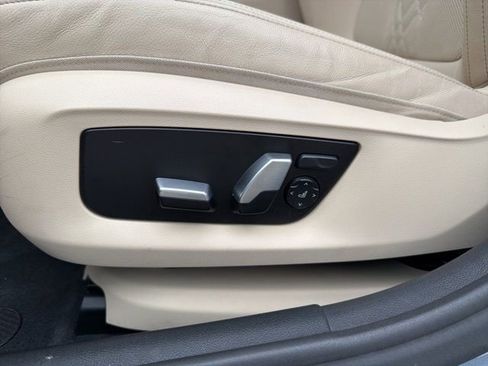 Used 2022 BMW 540i xDrive w/ Convenience Package image 10