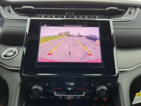 New 2025 Jeep Grand Cherokee Altitude image 22