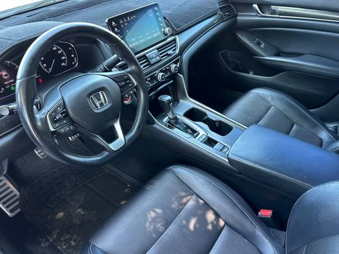 Used 2018 Honda Accord Sport image 14