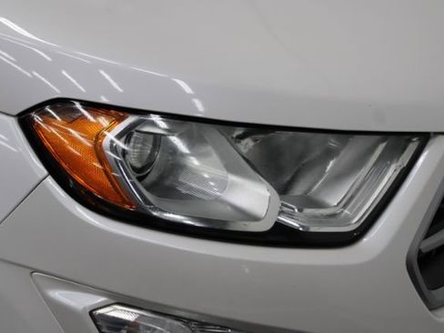 Used 2019 Ford EcoSport SE w/ SE Convenience Package image 5