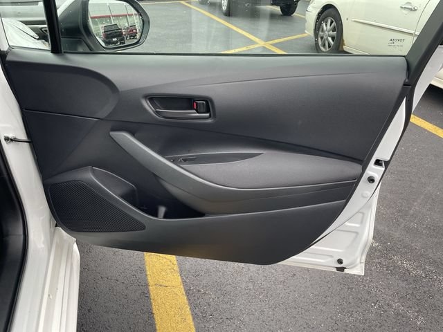 Used 2025 Toyota Corolla LE FWD image 39