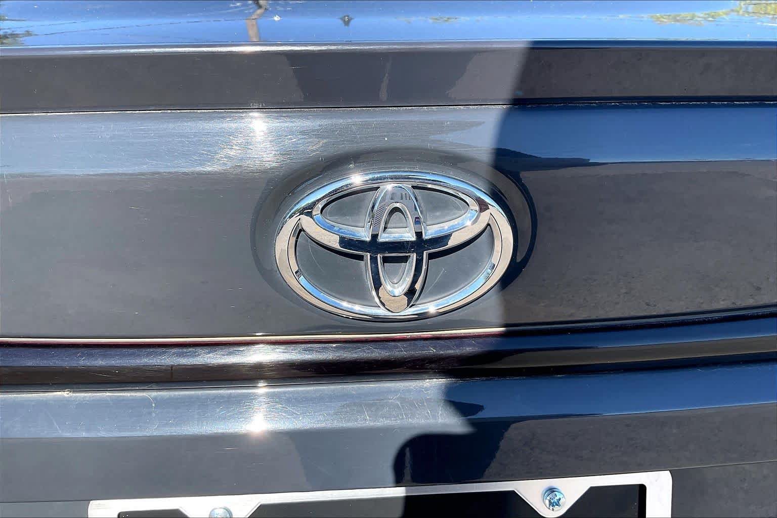 Used 2025 Toyota Corolla SE FWD image 30