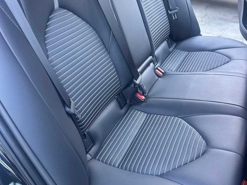 Used 2024 Toyota Camry SE image 12