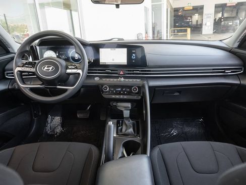 Used 2024 Hyundai Elantra SEL FWD image 21