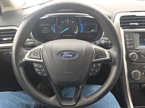 Used 2018 Ford Fusion S image 35