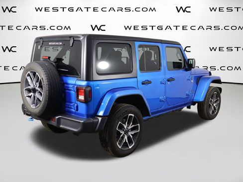 Used 2024 Jeep Wrangler Unlimited w/ Convenience Group AWD/4WD image 48