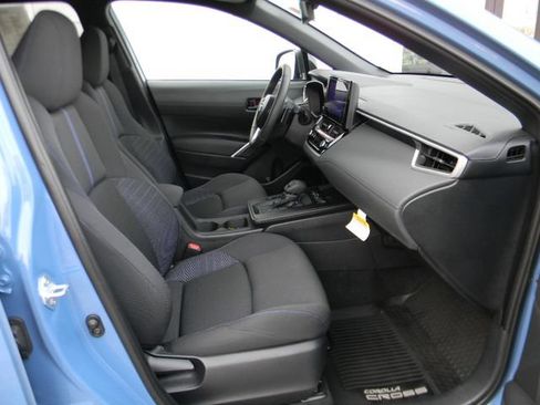 Used 2026 Toyota Corolla Cross AWD Hybrid w/ Moonroof Package image 24