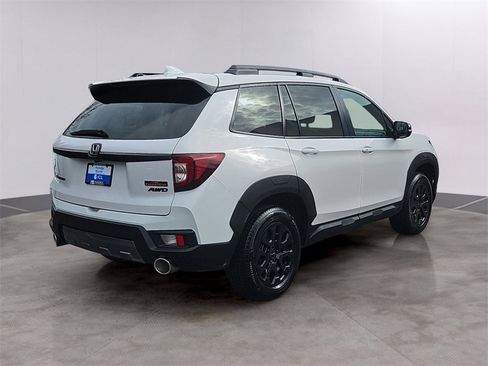 Certified 2023 Honda Passport TrailSport image 4