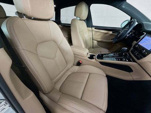 Used 2023 Porsche Macan image 30