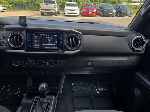 Used 2019 Toyota Tacoma TRD Off-Road w/ Technology Package AWD/4WD image 22