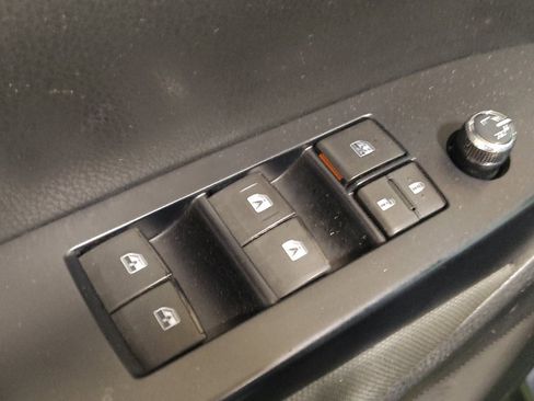 Used 2018 Toyota Highlander LE w/ Protection Package #3 image 27