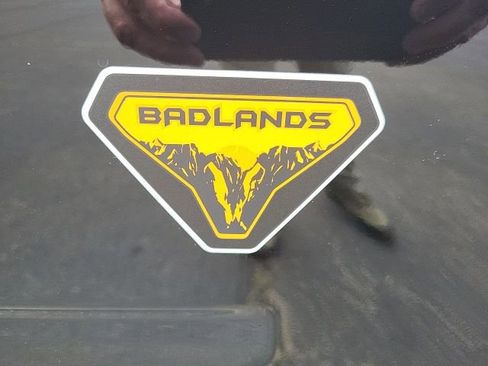 Used 2024 Ford Bronco Sport Badlands image 3