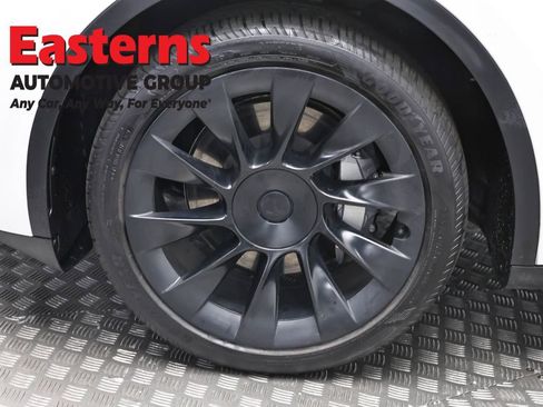 Used 2023 Tesla Model Y Long Range AWD/4WD image 28