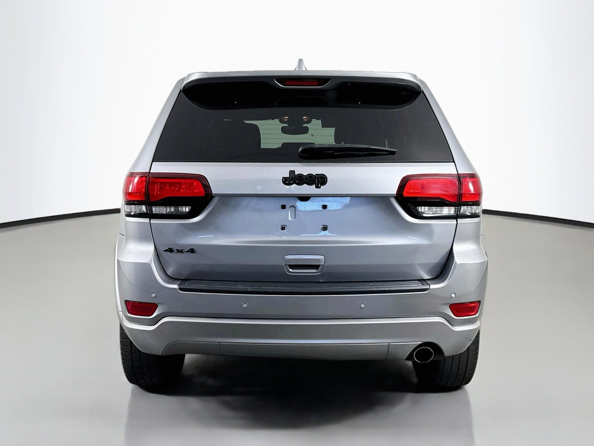 Used 2019 Jeep Grand Cherokee Altitude AWD/4WD image 6