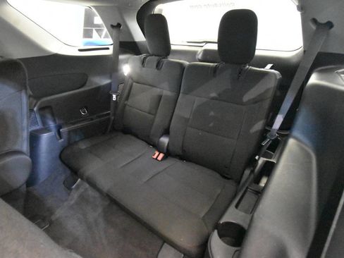 Used 2022 Ford Explorer XLT image 14