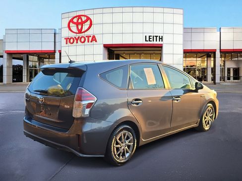 Used 2016 Toyota Prius V Three image 5