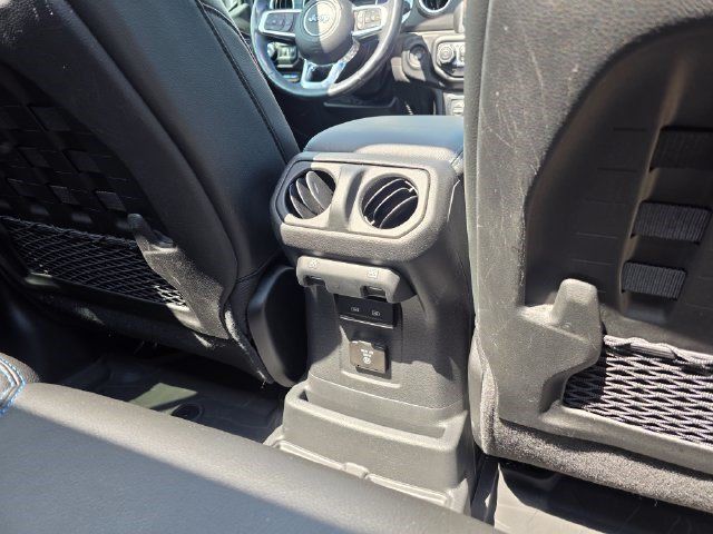 Used 2022 Jeep Wrangler Unlimited Rubicon 4xe w/ Cold Weather Group AWD/4WD image 23