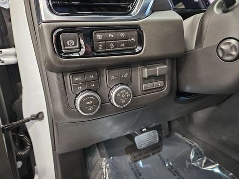 New 2026 GMC Yukon Denali w/ Denali Reserve Package AWD/4WD image 28