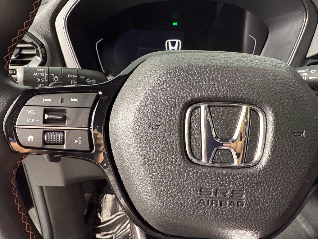 Used 2025 Honda Pilot TrailSport image 23