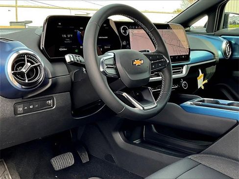 New 2026 Chevrolet Equinox EV LT image 6