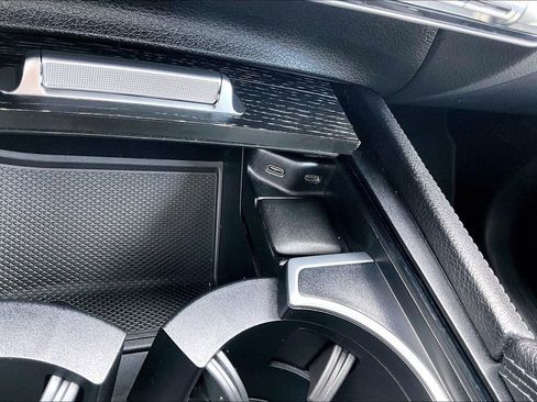 Used 2022 Mercedes-Benz GLE 350 4MATIC w/ Premium Package image 31