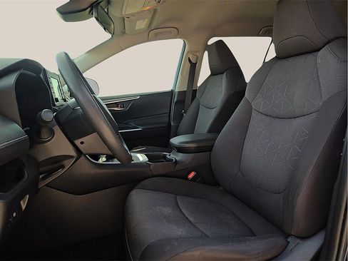 Used 2021 Toyota RAV4 XLE image 12