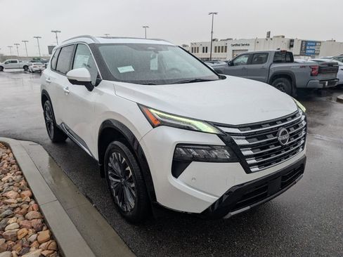 New 2026 Nissan Rogue Platinum image 3