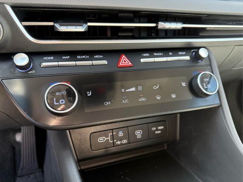Used 2025 Hyundai Sonata SEL FWD image 24