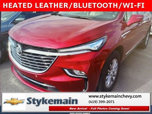 Used 2023 Buick Enclave Essence image 2