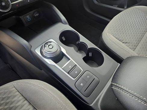 Used 2022 Ford Escape SE w/ Cold Weather Package image 19