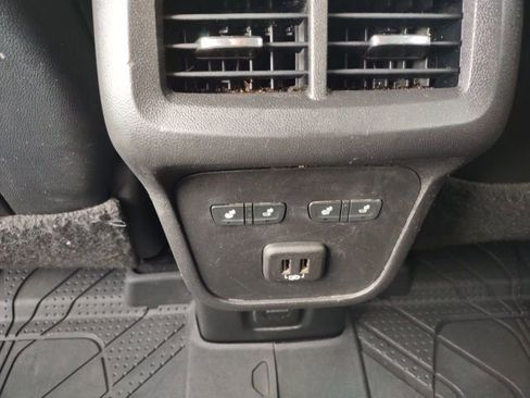 Used 2020 Chevrolet Equinox Premier image 19