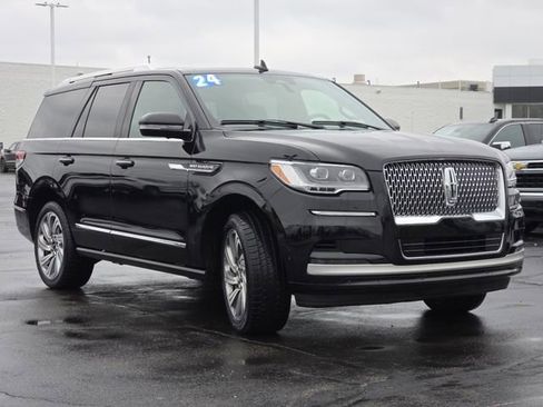 Used 2024 Lincoln Navigator Premiere image 24