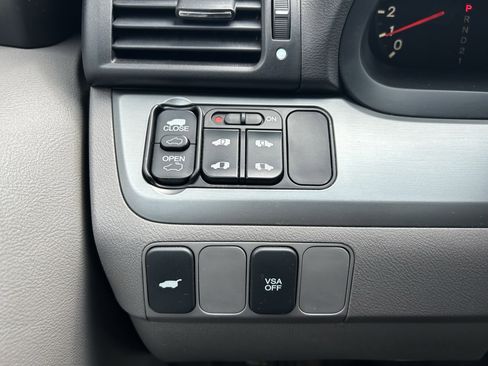 Used 2010 Honda Odyssey EX-L image 17