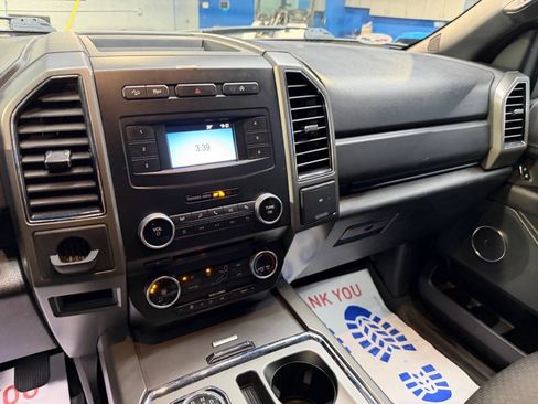 Used 2018 Ford Expedition XLT AWD/4WD image 26