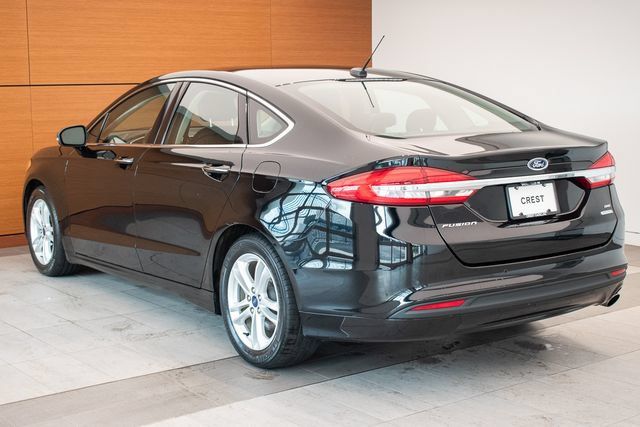 Used 2018 Ford Fusion SE w/ Fusion SE Technology Package FWD image 8