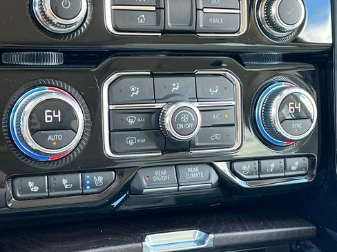 Used 2023 GMC Yukon Denali AWD/4WD image 32